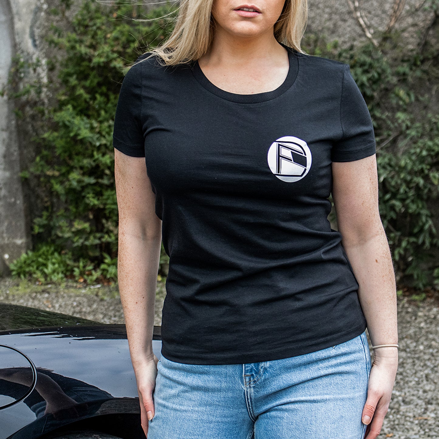 DF Roundel Women's Tee - Black - Driver Focused Apparel